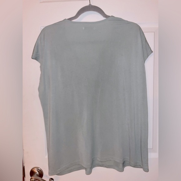 Nine West Mint Green Shortsleeve V Neck - Picture 2 of 3